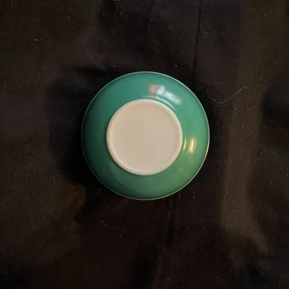 Vintage Pyrex ‘Primary Green’ Nesting Mixing Bowl 8 ¾” - Picture 9 of 9
